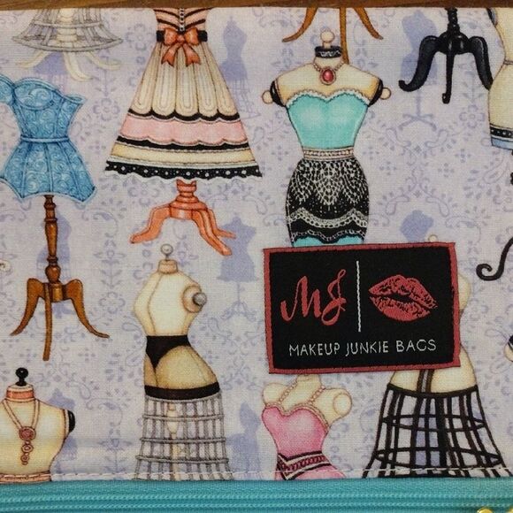 NWT Makeup Junkie Bag with Vintage Dress Form Print, Large, 13.5" X 9.75" - Picture 7 of 7
